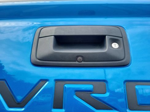 Used 2022 Chevrolet Colorado Z71 AWD/4WD image 36