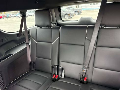 Used 2025 Cadillac Escalade ESV Sport AWD/4WD image 14