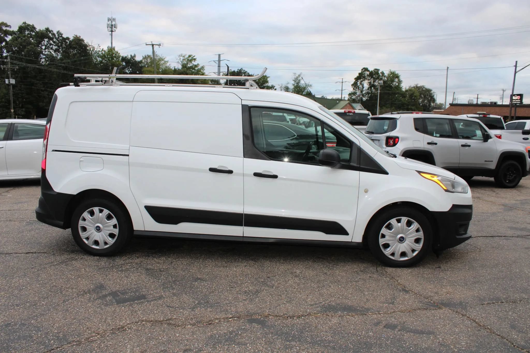 Used 2019 Ford Transit Connect XL FWD image 4