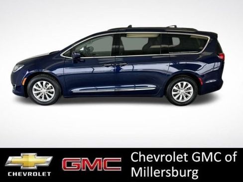 Used 2017 Chrysler Pacifica Touring-L image 5
