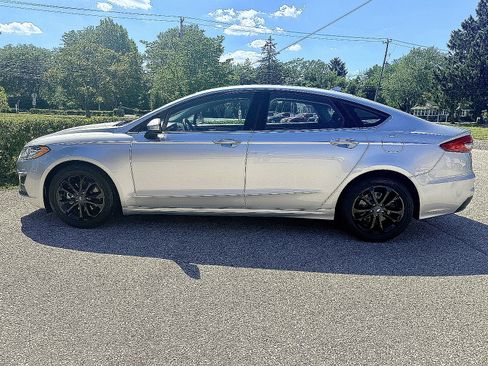 Used 2019 Ford Fusion SE FWD image 7