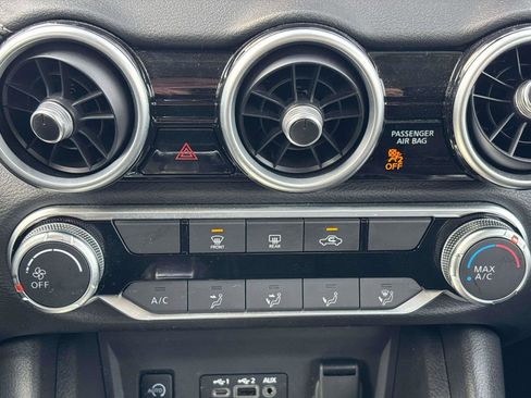 Used 2025 Nissan Sentra SV image 23