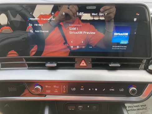 Used 2025 Kia Sportage EX image 12