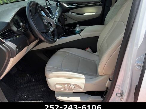 Used 2023 Buick Enclave Essence w/ Experience Buick Package FWD image 4