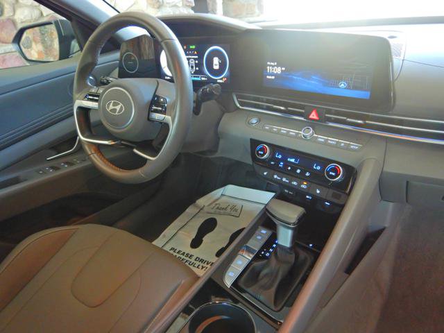 Used 2025 Hyundai Elantra SEL FWD image 8
