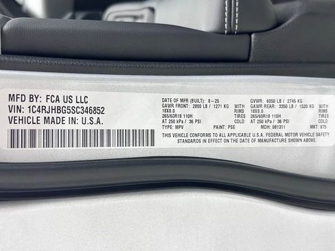 New 2025 Jeep Grand Cherokee Limited w/ Trailer Tow Package image 32