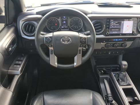 Used 2022 Toyota Tacoma Limited image 23