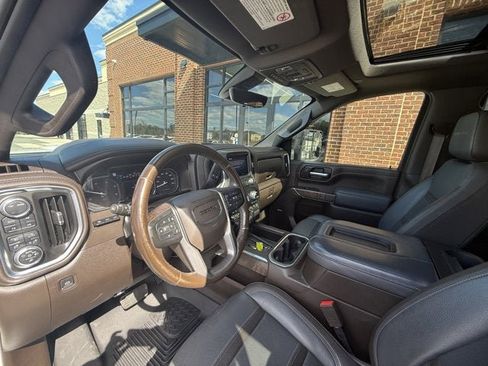 Used 2021 GMC Sierra 2500 Denali w/ Denali Ultimate Package image 19