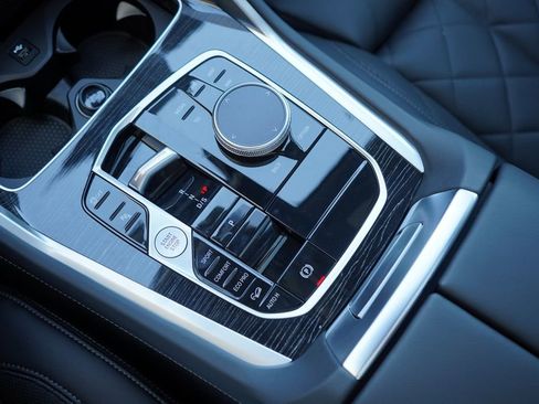 New 2026 BMW X6 xDrive40i w/ Climate Comfort Package image 18