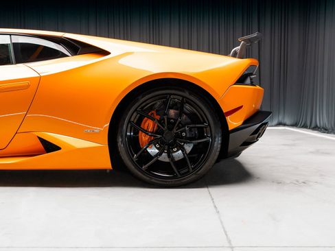 Used 2015 Lamborghini Huracan LP 610-4 image 40