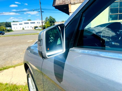 Used 2015 Mercedes-Benz ML 350 4MATIC 4dr ML 350 w/ Premium 1 Package image 15