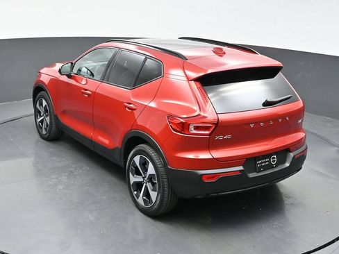Used 2024 Volvo XC40 B5 Plus w/ Climate Package AWD/4WD image 36