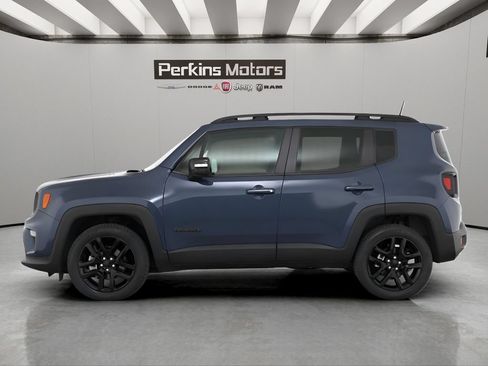 Used 2023 Jeep Renegade Altitude w/ Convenience Group I AWD/4WD image 2