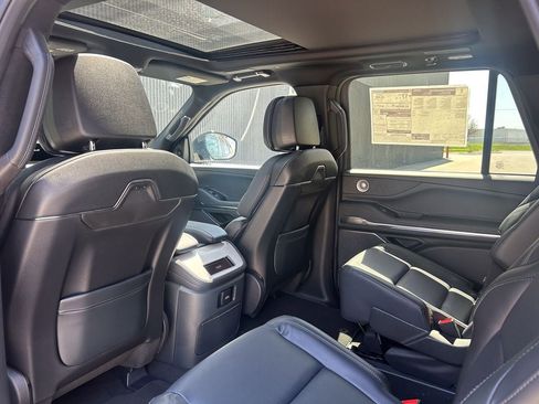 New 2026 Lincoln Navigator L Reserve AWD/4WD image 15