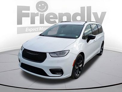 Used 2025 Chrysler Pacifica Limited