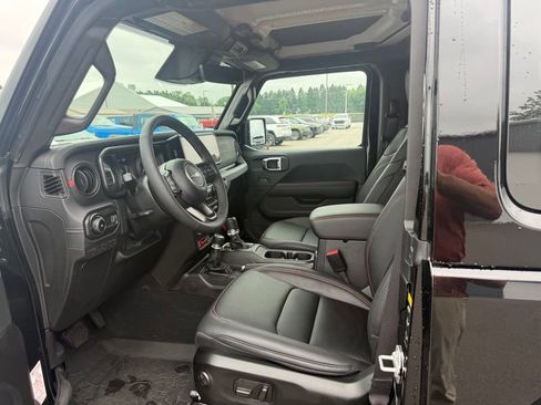 Used 2026 Jeep Wrangler Rubicon AWD/4WD image 10