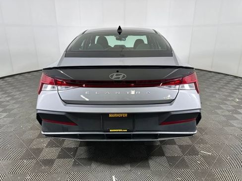 Certified 2025 Hyundai Elantra SEL image 35