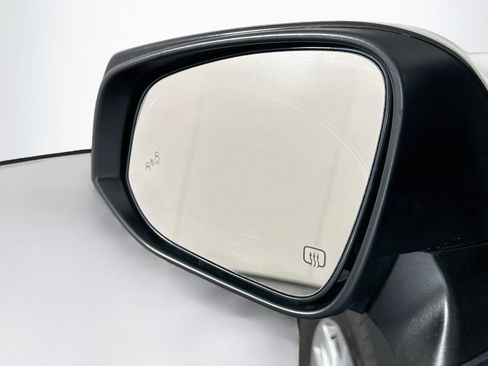 Used 2025 Toyota Corolla Cross LE w/ Moonroof Package FWD image 16