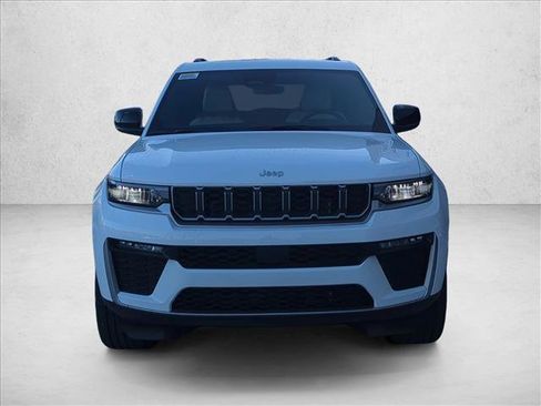 New 2026 Jeep Grand Cherokee Limited RWD image 5