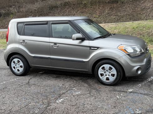 Used 2013 Kia Soul image 3