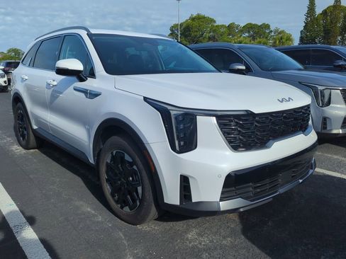 Certified 2025 Kia Sorento S image 2