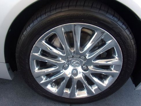 Used 2013 Lexus LS 460 w/ Comfort Pkg RWD image 9