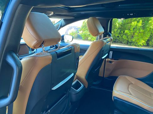 Used 2023 Chrysler Pacifica Pinnacle image 37