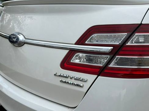 Used 2015 Ford Taurus Limited w/ Equipment Group 301A FWD image 34