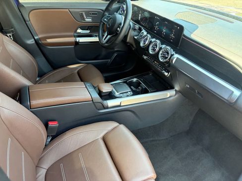 Used 2022 Mercedes-Benz GLB 250 image 27