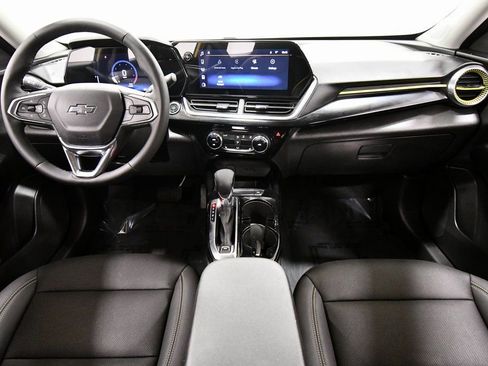 Used 2025 Chevrolet Trax ACTIV image 3