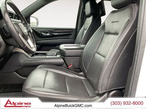 Certified 2022 GMC Yukon XL Denali w/ Denali Ultimate Package AWD/4WD image 9