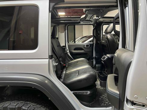 Used 2022 Jeep Wrangler Unlimited Rubicon 4xe AWD/4WD image 33