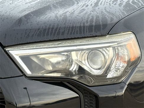 Used 2016 Toyota 4Runner SR5 Premium image 4