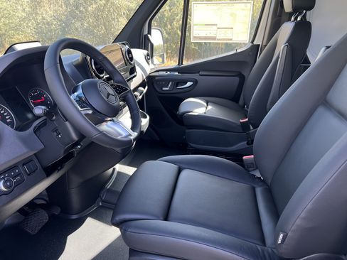 New 2025 Mercedes-Benz Sprinter 2500 image 5