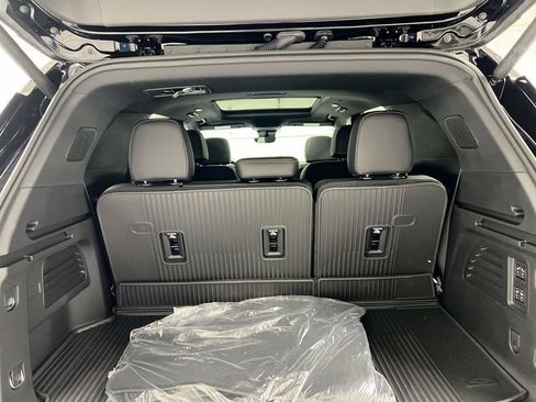 Used 2026 Chevrolet Traverse High Country w/ LPO, Floor Liner Package AWD/4WD image 25