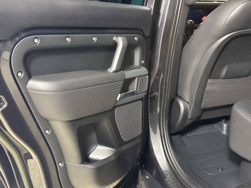 Used 2023 Land Rover Defender 110 X-Dynamic SE AWD/4WD image 12