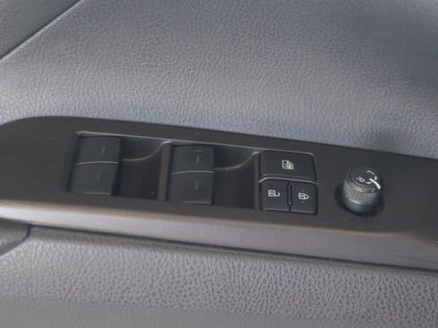 Used 2023 Toyota Camry SE image 25