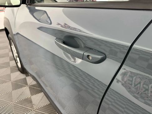 Used 2022 Hyundai Kona SE image 23