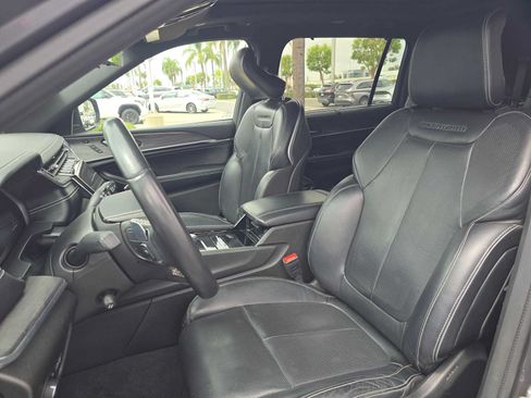 Used 2021 Jeep Grand Cherokee L Overland w/ Luxury Tech Group IV AWD/4WD image 26
