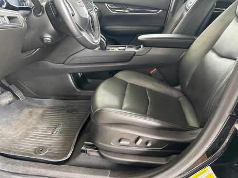 Used 2022 Cadillac XT6 Premium Luxury FWD image 11