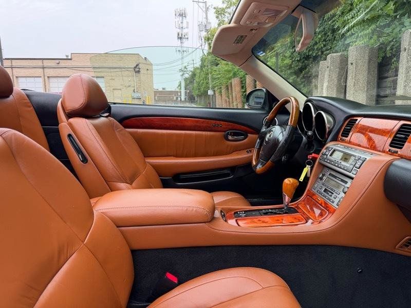 Used 2004 Lexus SC 430 Convertible RWD image 18