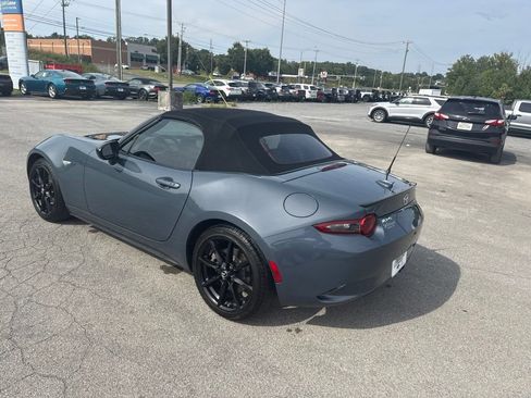 Used 2021 MAZDA MX-5 Miata Club RWD image 13