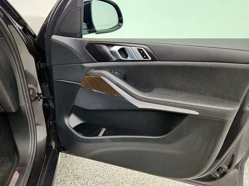 Used 2022 BMW X5 xDrive40i w/ Premium Package image 26