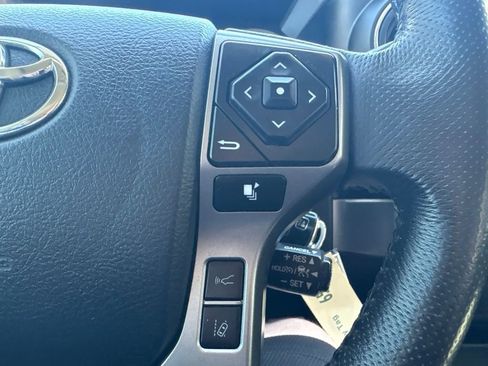 Used 2019 Toyota Tacoma SR5 AWD/4WD image 14