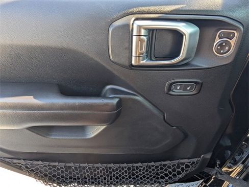 Used 2018 Jeep Wrangler Unlimited Sport S image 28