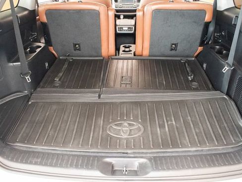 Used 2019 Toyota Highlander Limited AWD/4WD image 15