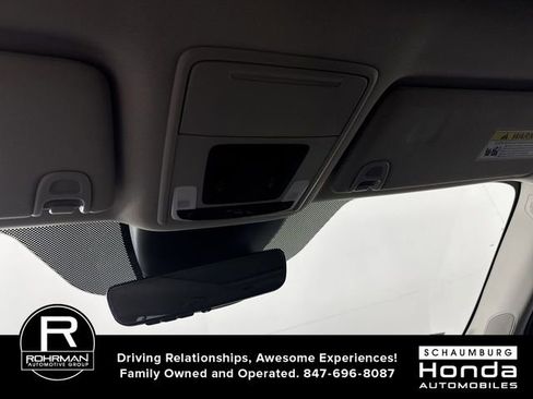 Used 2025 Honda Pilot Touring image 11