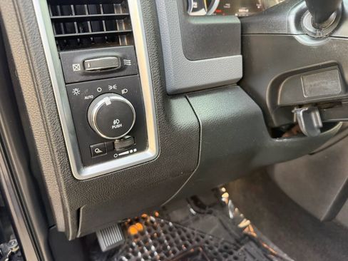 Used 2014 RAM 1500 Lone Star RWD image 10