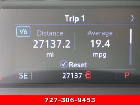 Used 2023 Cadillac XT6 Premium Luxury FWD image 28