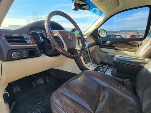 Used 2014 Cadillac Escalade ESV Platinum image 28